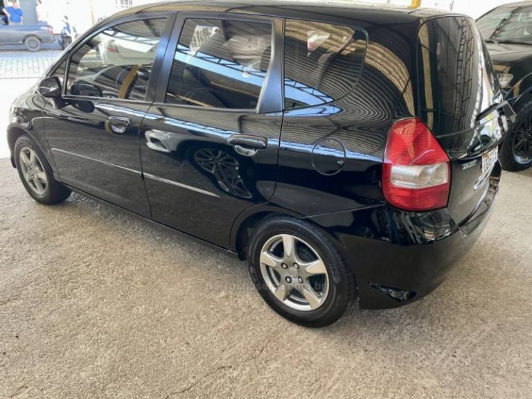 HONDA - FIT - 2008/2008 - Preta - R$ 33.900,00