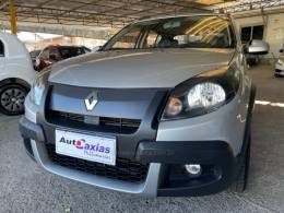 RENAULT - SANDERO - 2013/2013 - Prata - R$ 41.500,00
