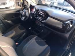 FIAT - UNO - 2016/2017 - Preta - R$ 44.900,00
