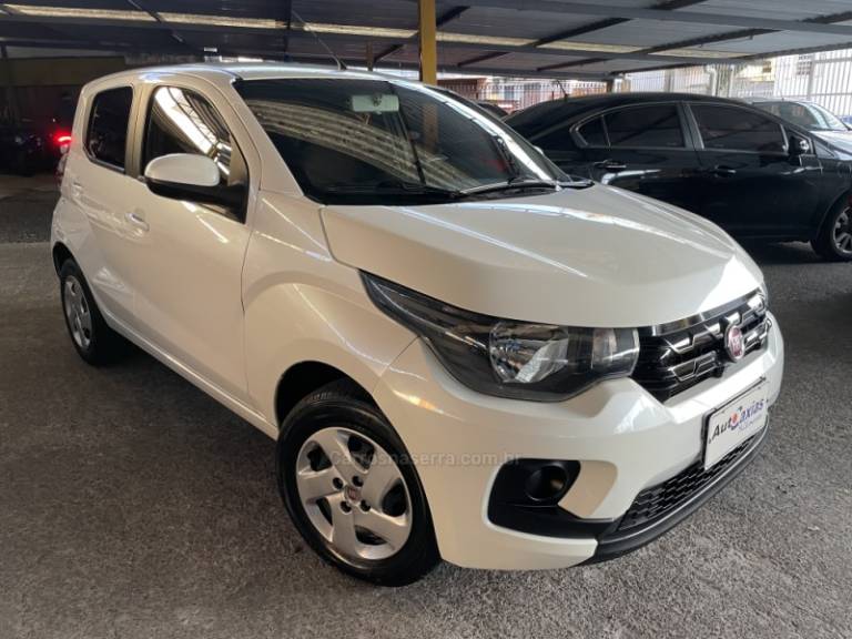 FIAT - MOBI - 2016/2017 - Branca - R$ 44.900,00
