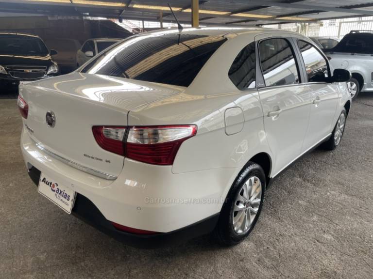 FIAT - GRAND SIENA - 2017/2018 - Branca - R$ 48.900,00