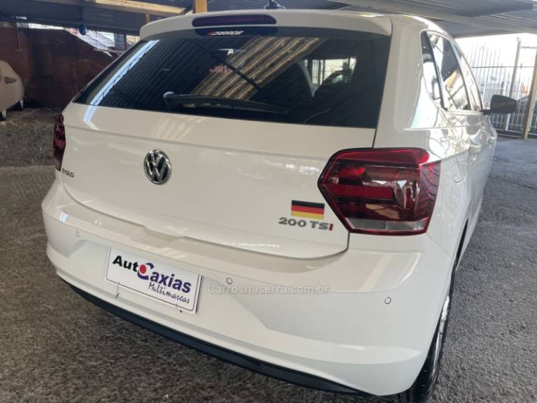 VOLKSWAGEN - POLO - 2022/2022 - Branca - R$ 92.500,00
