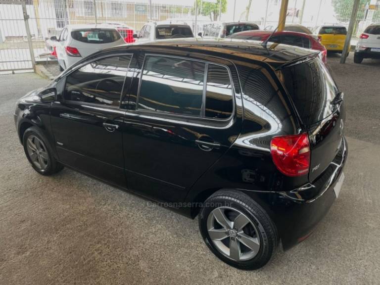VOLKSWAGEN - FOX - 2012/2013 - Preta - R$ 39.900,00