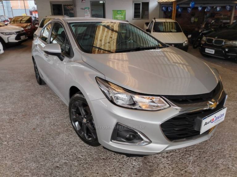 CHEVROLET - CRUZE - 2022/2022 - Prata - R$ 99.900,00