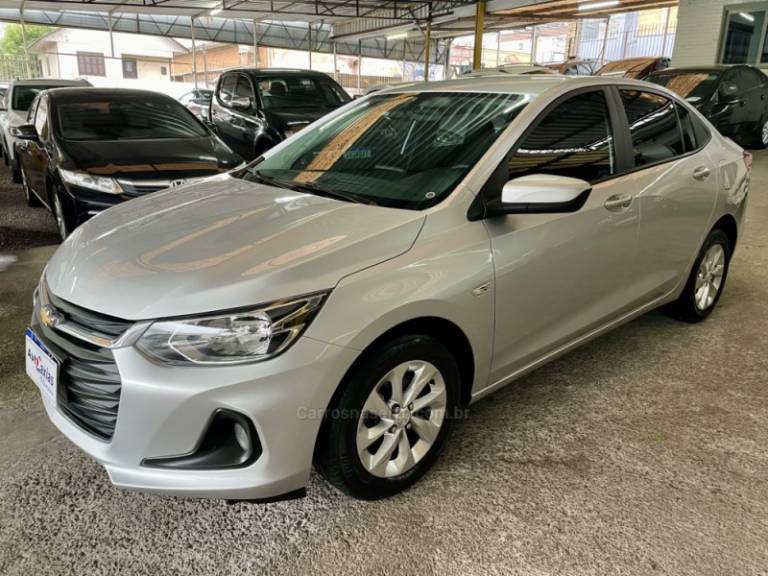 CHEVROLET - ONIX - 2020/2021 - Prata - R$ 69.900,00