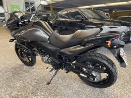 SUZUKI - V-STROM - 2014/2015 - Cinza - R$ 35.000,00