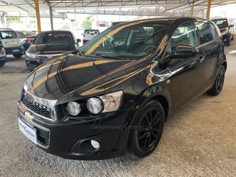 CHEVROLET - SONIC - 2013/2014 - Preta - R$ 42.900,00