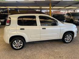 FIAT - UNO - 2017/2017 - Branca - R$ 43.500,00