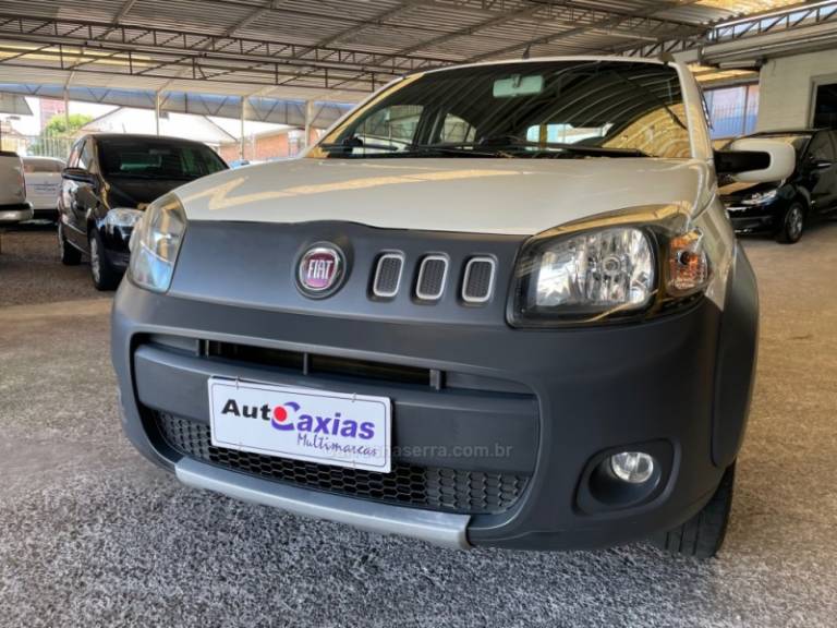 FIAT - UNO - 2010/2011 - Branca - R$ 28.900,00