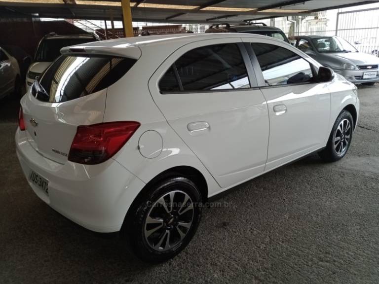 CHEVROLET - ONIX - 2016/2016 - Branca - R$ 54.000,00