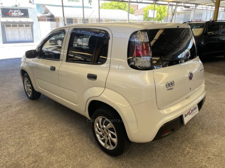 FIAT - UNO - 2017/2017 - Branca - R$ 42.900,00