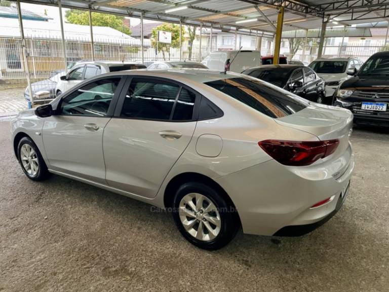 CHEVROLET - ONIX - 2020/2021 - Prata - R$ 69.900,00