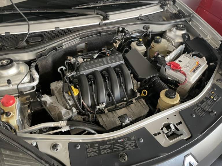 RENAULT - SANDERO - 2013/2013 - Prata - R$ 42.900,00