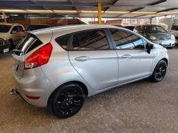 FORD - FIESTA - 2017/2017 - Prata - R$ 53.900,00