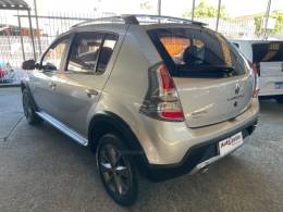 RENAULT - SANDERO - 2013/2013 - Prata - R$ 41.500,00