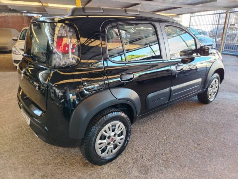 FIAT - UNO - 2017/2017 - Preta - R$ 44.000,00