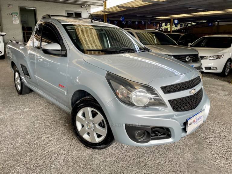 CHEVROLET - MONTANA - 2012/2012 - Prata - R$ 45.500,00