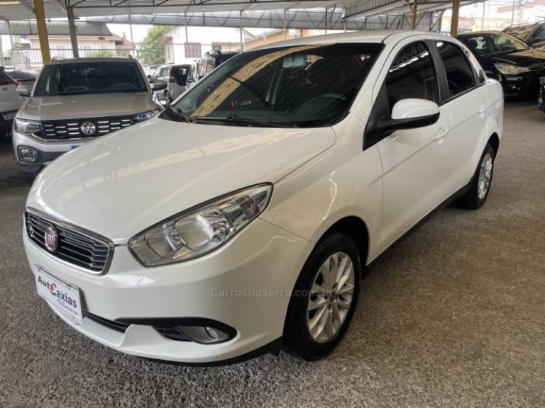 FIAT - GRAND SIENA - 2017/2018 - Branca - R$ 48.900,00