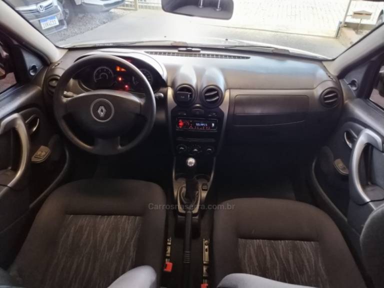 RENAULT - SANDERO - 2014/2014 - Branca - R$ 33.900,00