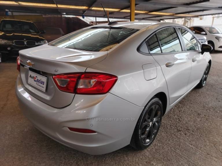 CHEVROLET - CRUZE - 2022/2022 - Prata - R$ 99.900,00