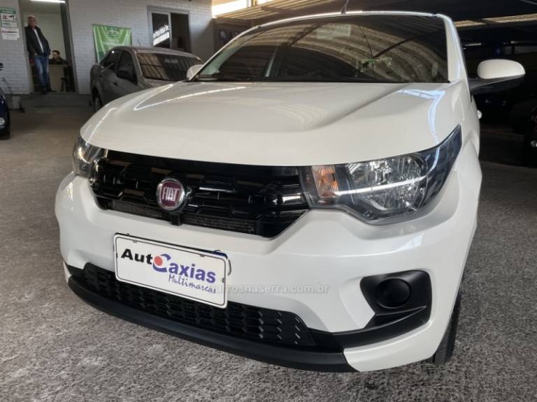 FIAT - MOBI - 2016/2017 - Branca - R$ 44.900,00
