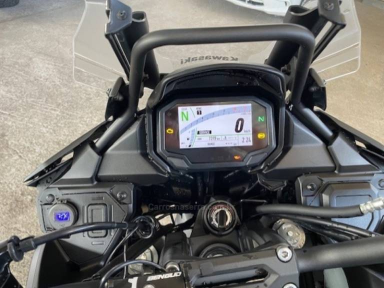 KAWASAKI - VERSYS 650 - 2024/2024 - Preta - R$ 53.500,00