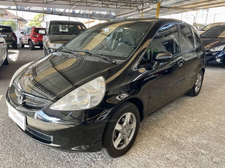 HONDA - FIT - 2008/2008 - Preta - R$ 33.900,00