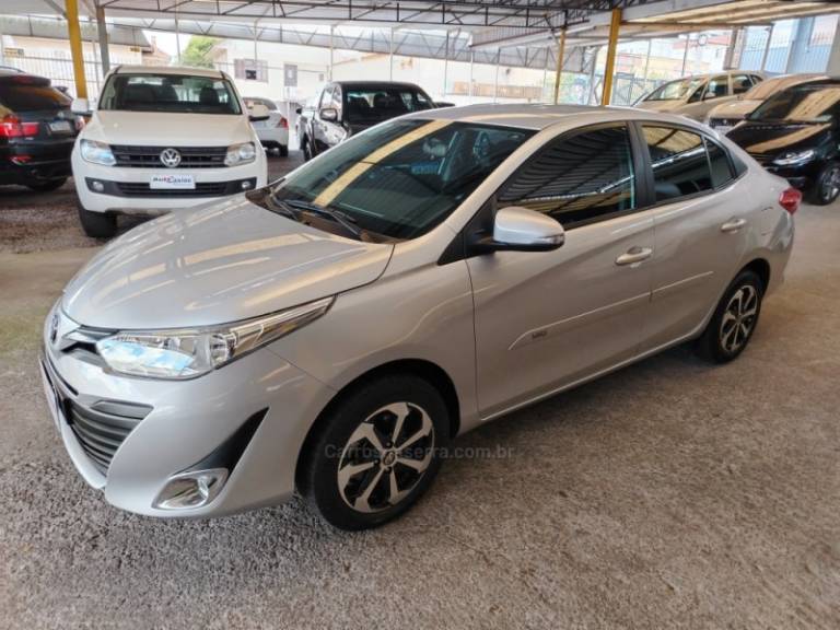 TOYOTA - YARIS - 2021/2021 - Prata - R$ 82.900,00