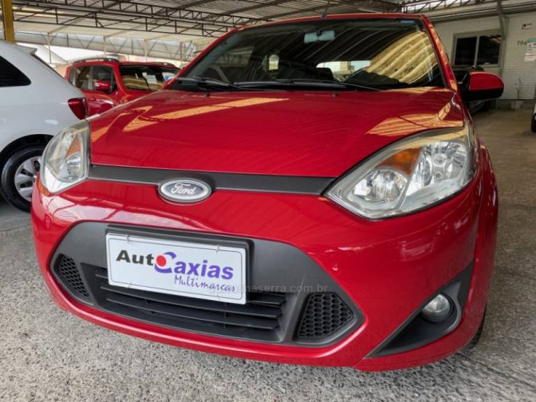 FORD - FIESTA - 2014/2014 - Vermelha - R$ 36.900,00