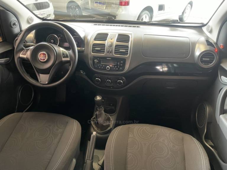 FIAT - GRAND SIENA - 2017/2018 - Branca - R$ 48.900,00