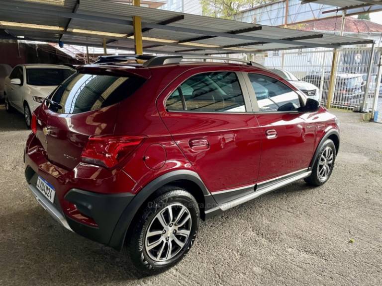 CHEVROLET - ONIX - 2017/2017 - Vermelha - R$ 62.900,00