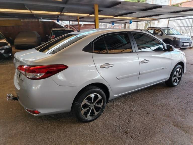 TOYOTA - YARIS - 2021/2021 - Prata - R$ 82.900,00