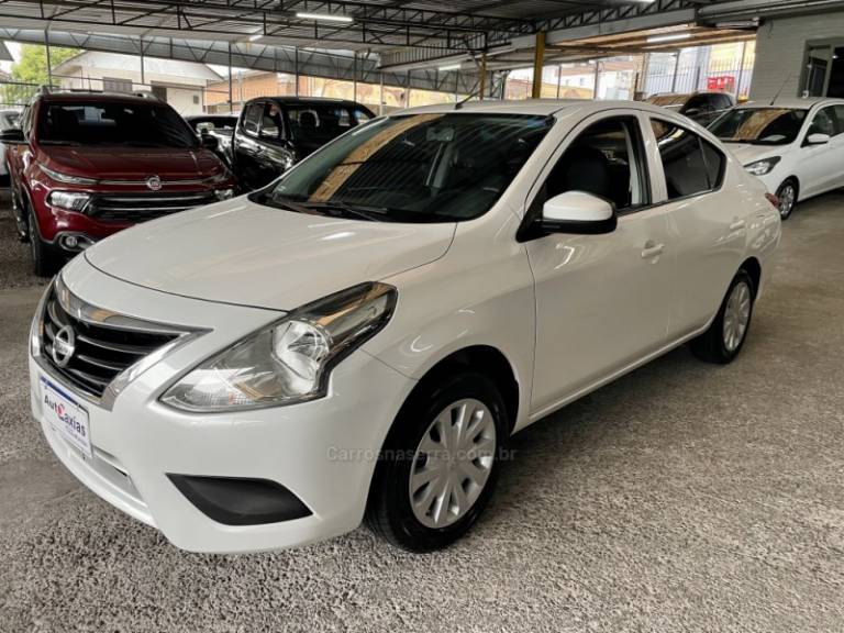 NISSAN - VERSA - 2019/2020 - Branca - R$ 59.900,00