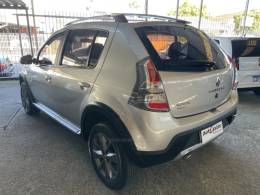RENAULT - SANDERO - 2013/2013 - Prata - R$ 42.900,00