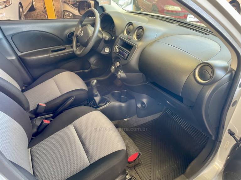 NISSAN - MARCH - 2014/2014 - Prata - R$ 34.900,00