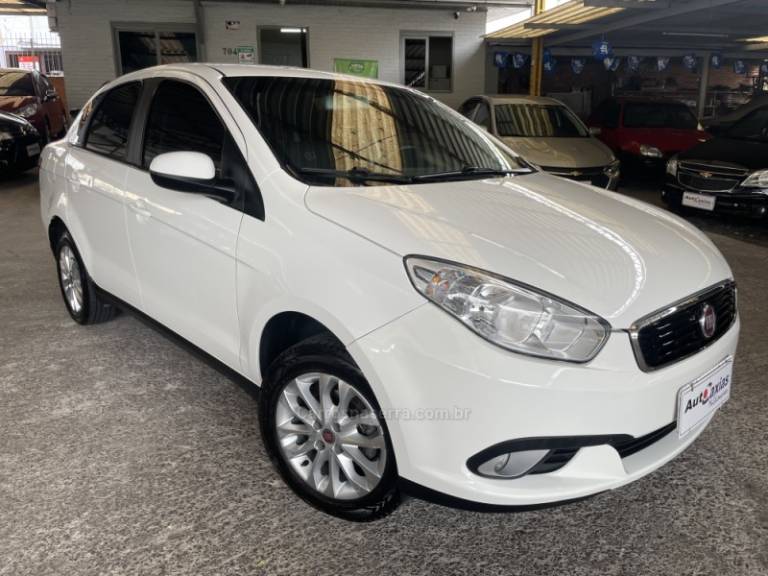 FIAT - GRAND SIENA - 2017/2018 - Branca - R$ 48.900,00
