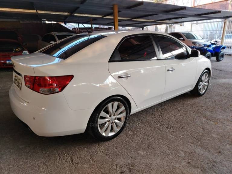 KIA MOTORS - CERATO - 2011/2011 - Branca - R$ 44.900,00