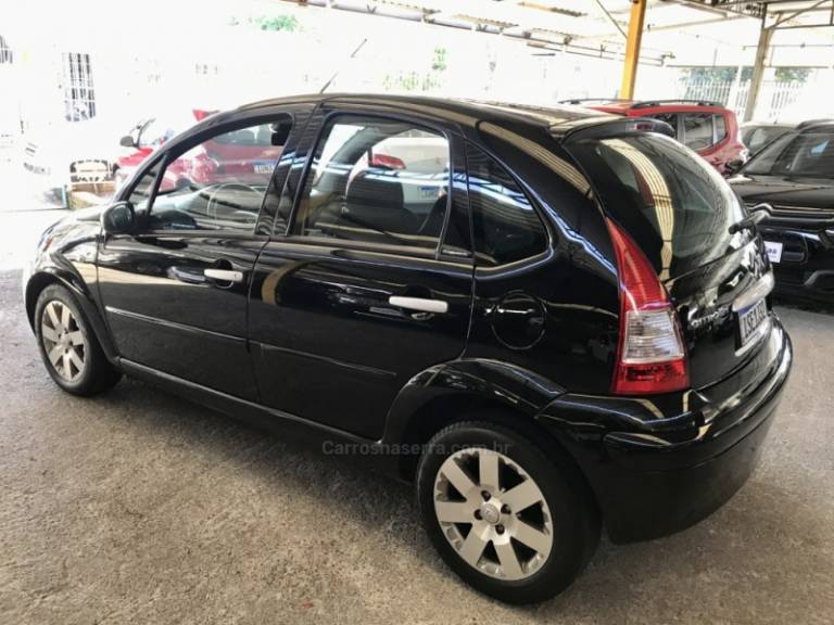 CITROËN - C3 - 2011/2012 - Preta - R$ 34.000,00