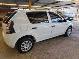 RENAULT - SANDERO - 2014/2014 - Branca - R$ 33.900,00