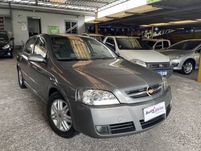CHEVROLET - ASTRA - 2004/2004 - Prata - R$ 28.900,00