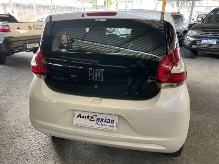 FIAT - MOBI - 2016/2017 - Branca - R$ 44.900,00