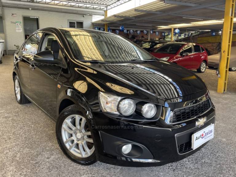 CHEVROLET - SONIC - 2013/2013 - Preta - R$ 38.000,00