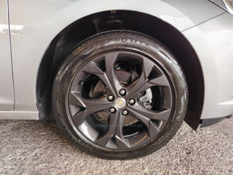 CHEVROLET - CRUZE - 2022/2022 - Prata - R$ 99.900,00