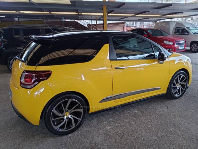 CITROËN - DS3 - 2016/2016 - Amarela - R$ 82.900,00