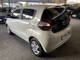 FIAT - MOBI - 2016/2017 - Branca - R$ 44.900,00