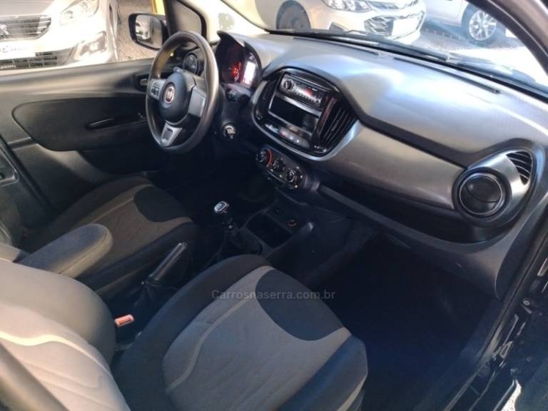 FIAT - UNO - 2017/2017 - Preta - R$ 46.900,00