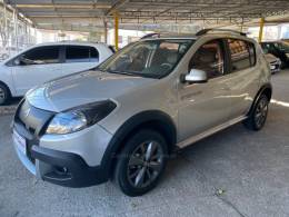 RENAULT - SANDERO - 2013/2013 - Prata - R$ 41.500,00