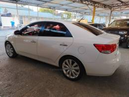 KIA MOTORS - CERATO - 2011/2011 - Branca - R$ 44.900,00