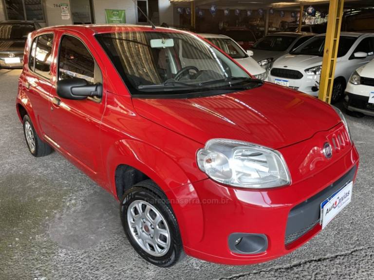 FIAT - UNO - 2014/2014 - Vermelha - R$ 29.900,00