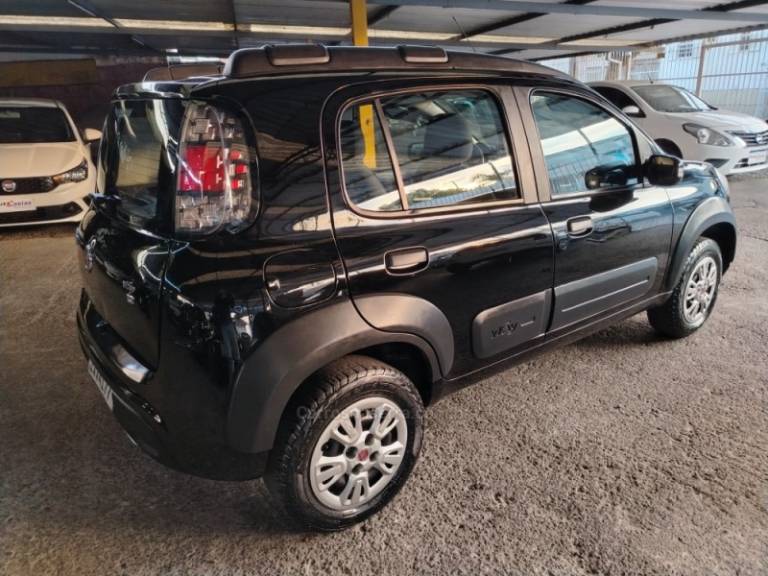 FIAT - UNO - 2017/2017 - Preta - R$ 46.900,00